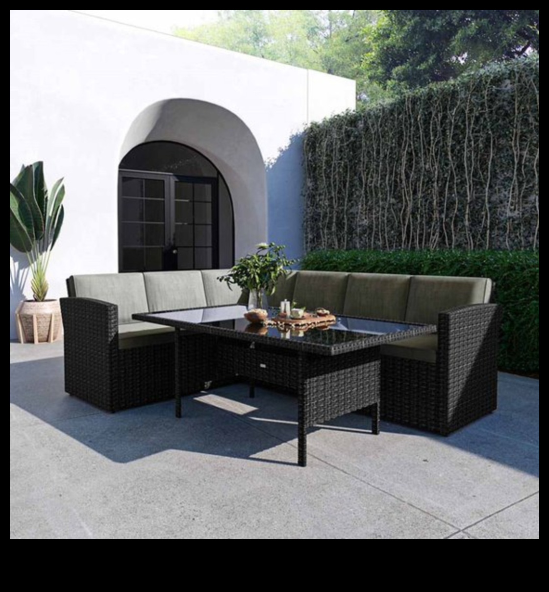 Alfresco Living: Stylish Elements for Your Outdoor Sanctuary