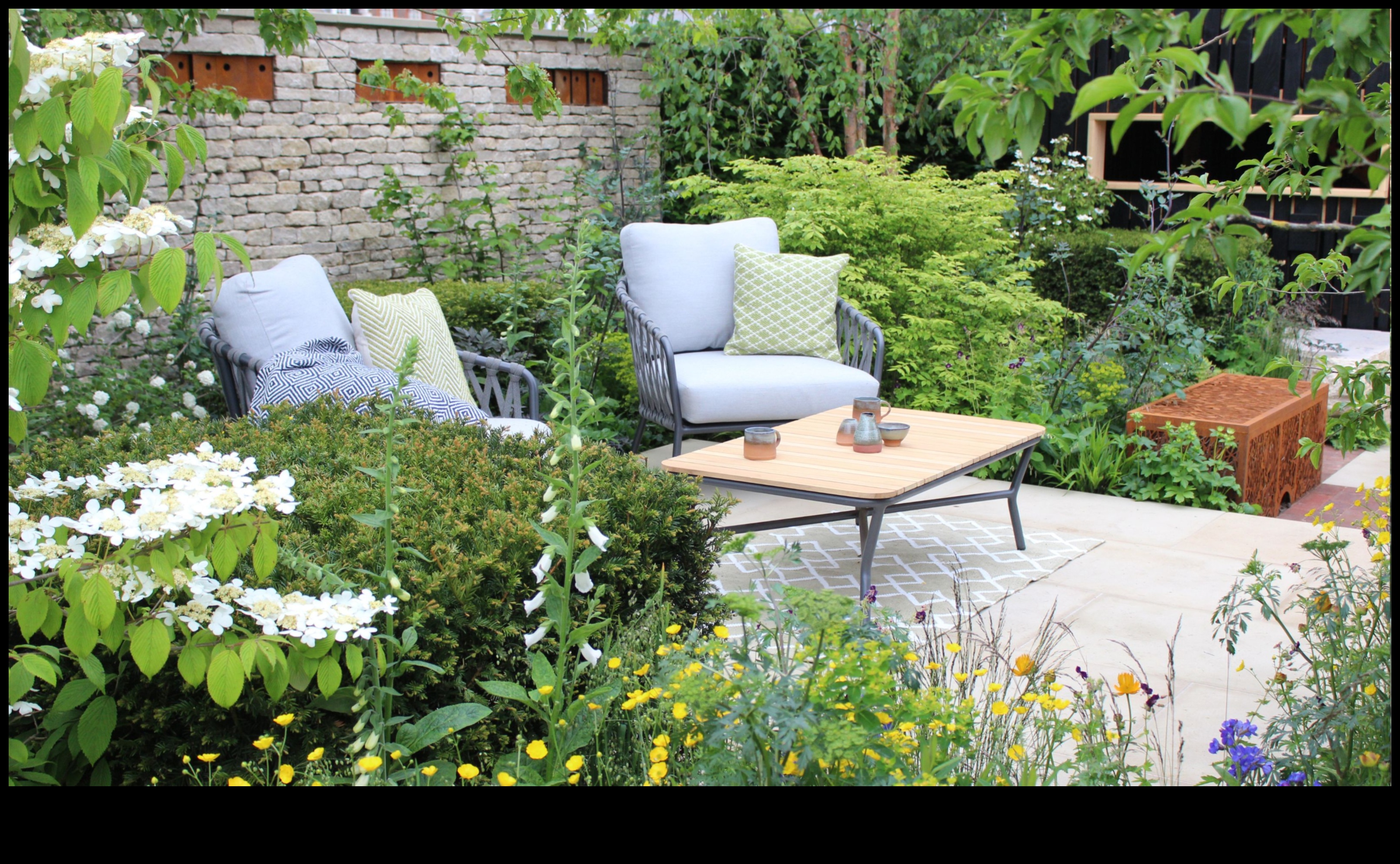 Bloom in Style: Elevate Your Garden with Decor Essentials