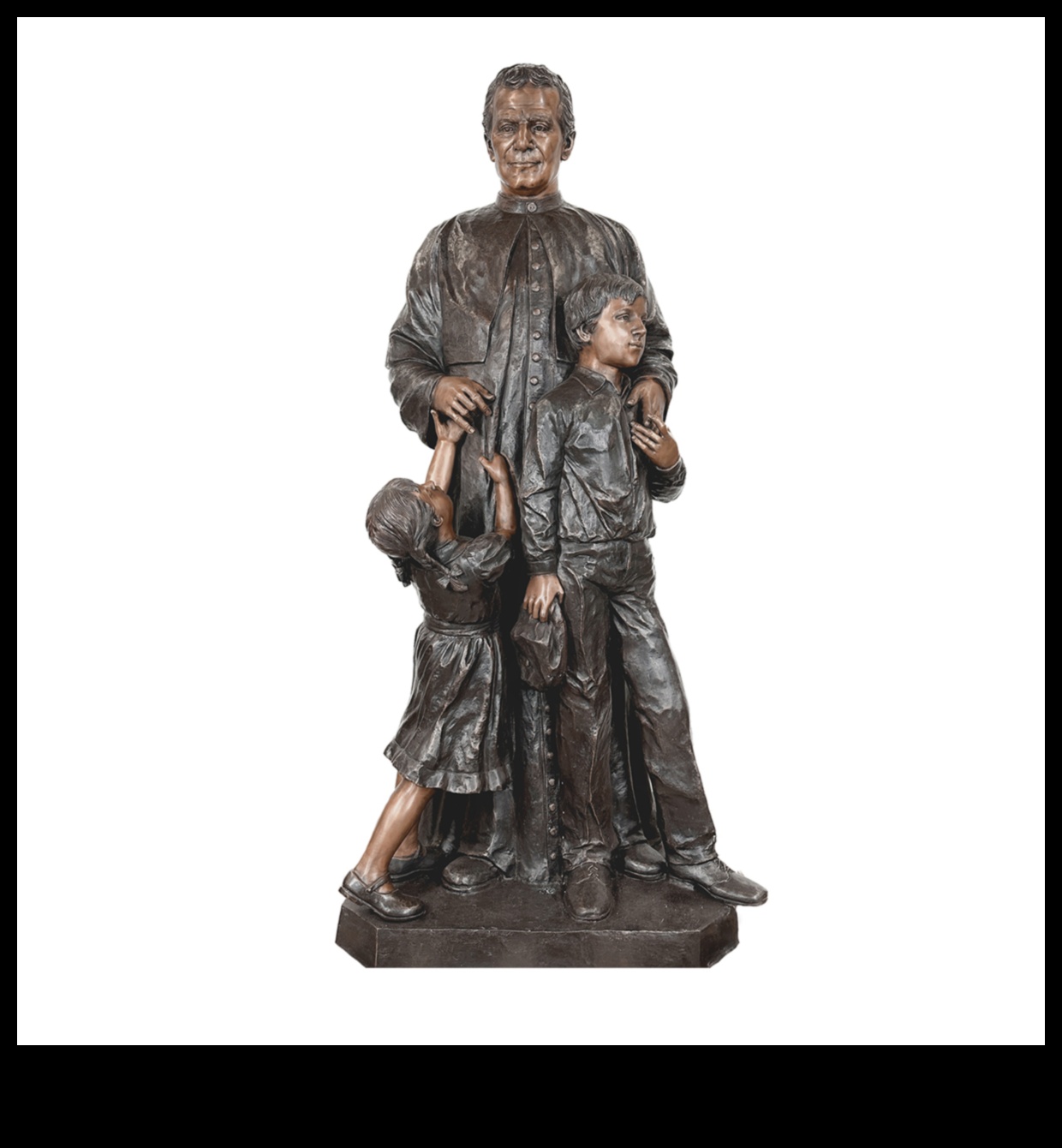 Bronze Blooms: Sculptural Allure in Your Outdoor Retreat