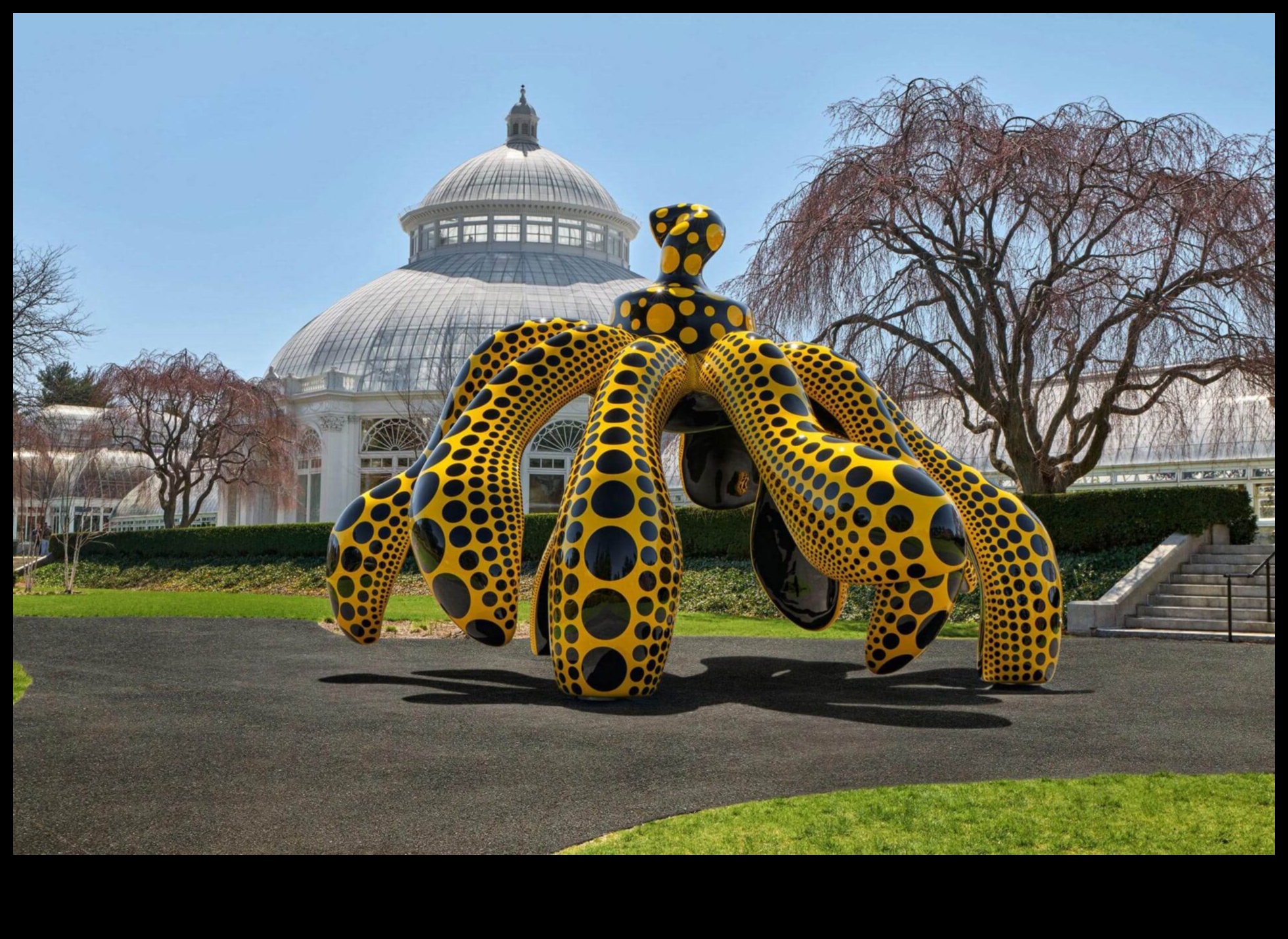 Bronze Botanics: Sculptural Allure in Your Outdoor Haven