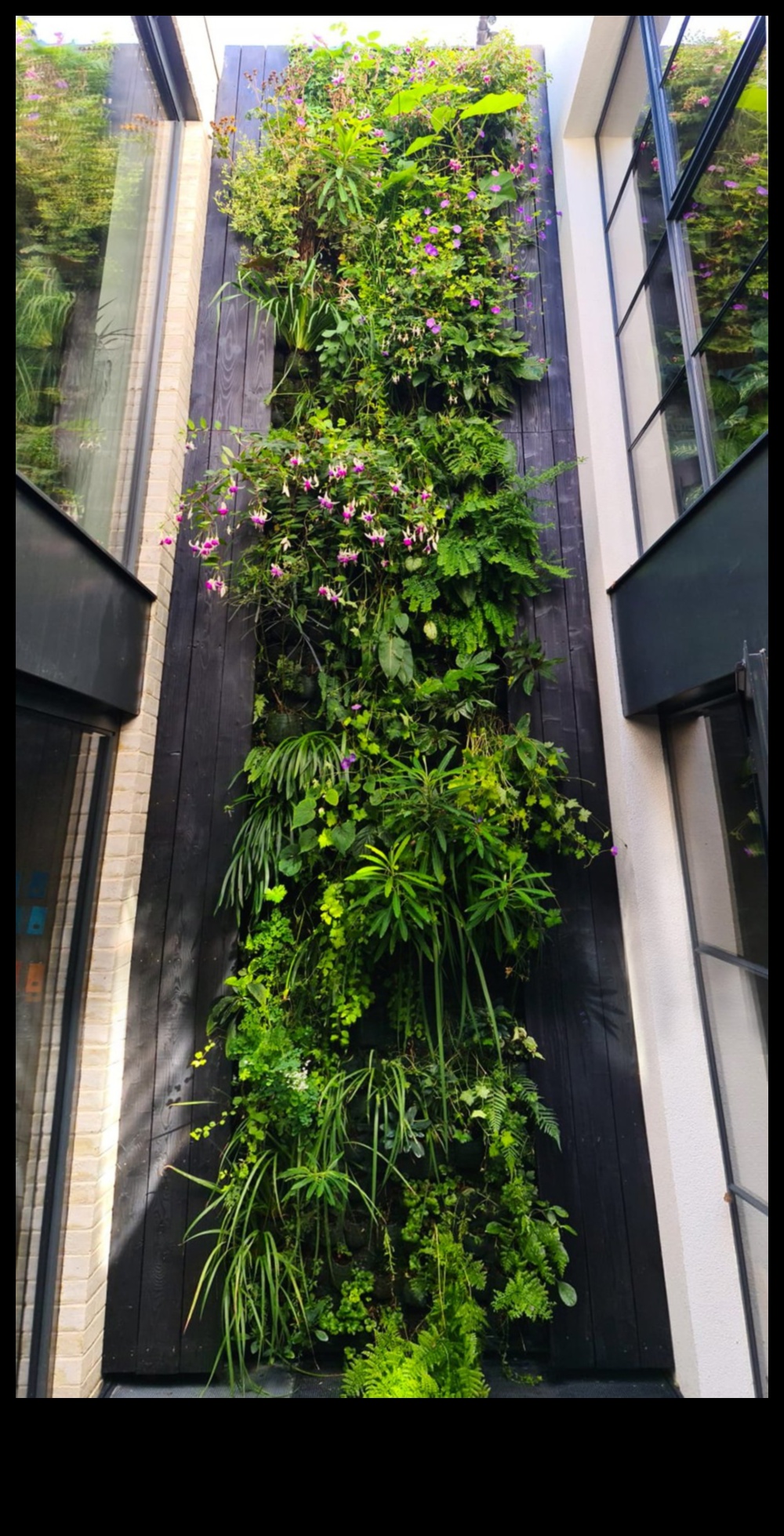 Green Tapestry: Vertical Gardening for Artful Landscapes