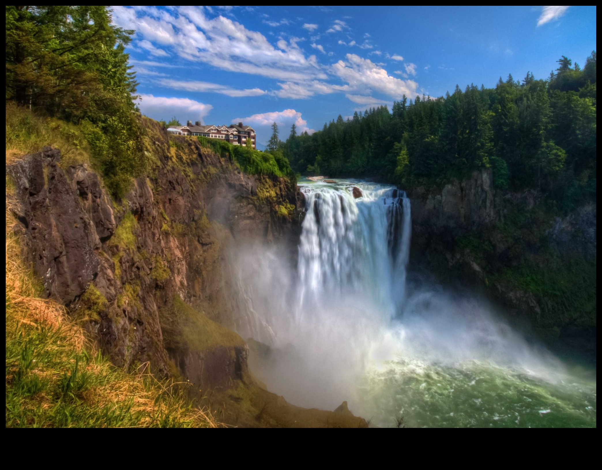 Sculpting Beauty: Nature's Artistry in Majestic Beauty in Landscape Scenes