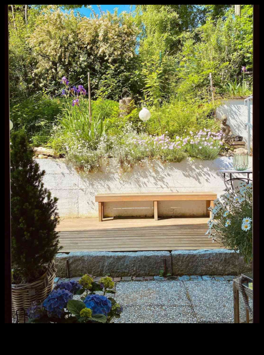 Nature's Canvas: Stylish Garden Decor for Every Season