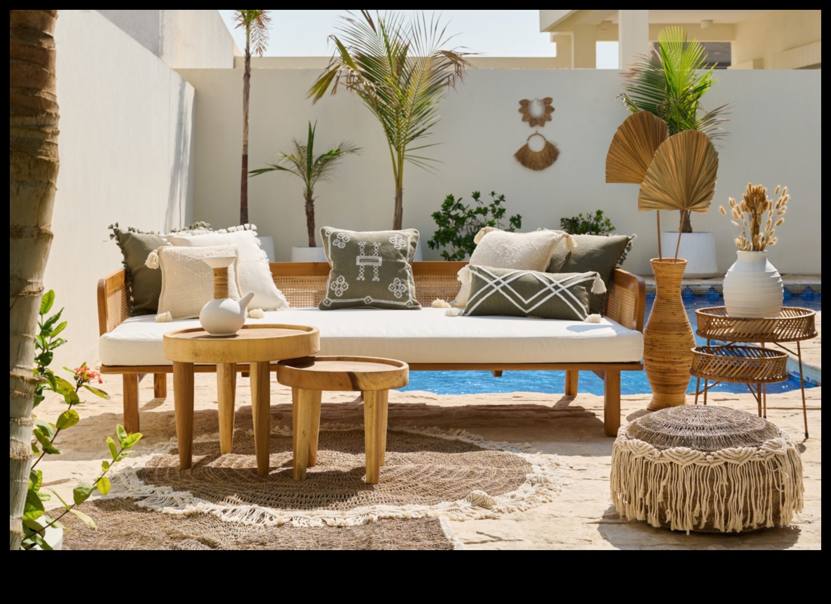 Outdoor Elegance: Elevate Your Space with Stylish Garden Furniture