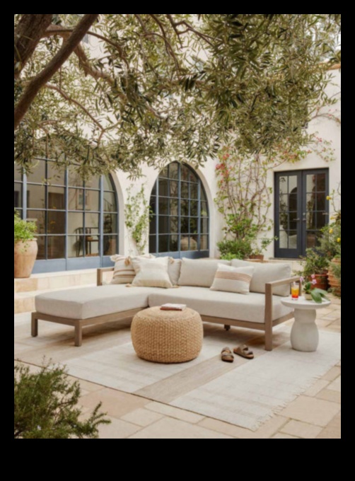 Outdoor Oasis 5 Ways to Transform Your Space with Trendsetting Decor 3 Outdoor Oasis: Transform Your Space with Trendsetting Decor