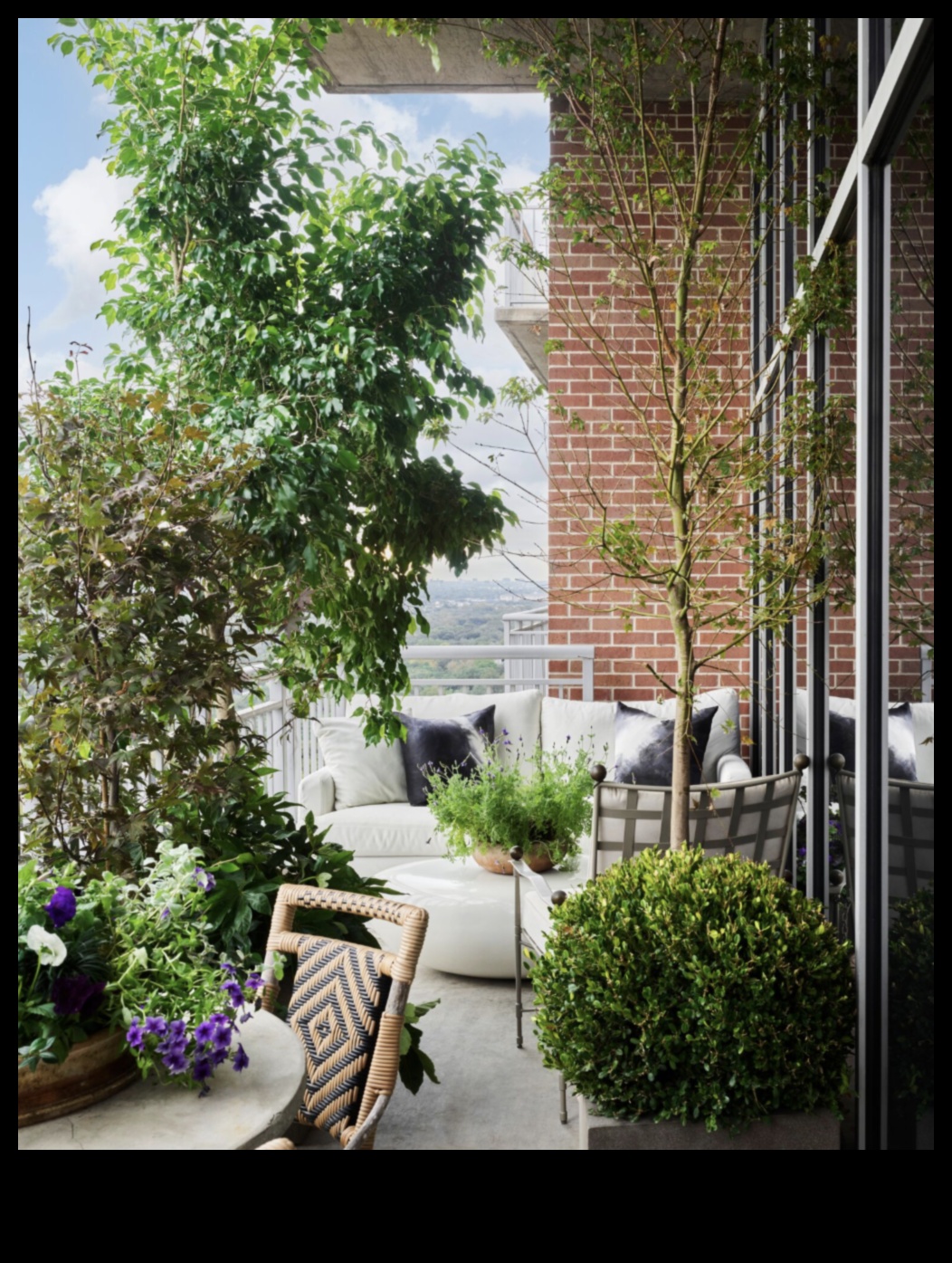 Pint-Sized Gardens Indoor Gardening Marvels UnveiledA Guide to Growing Beautiful Gardens in Small Spaces 3 Pint-Sized Gardens: Indoor Gardening Marvels Unveiled