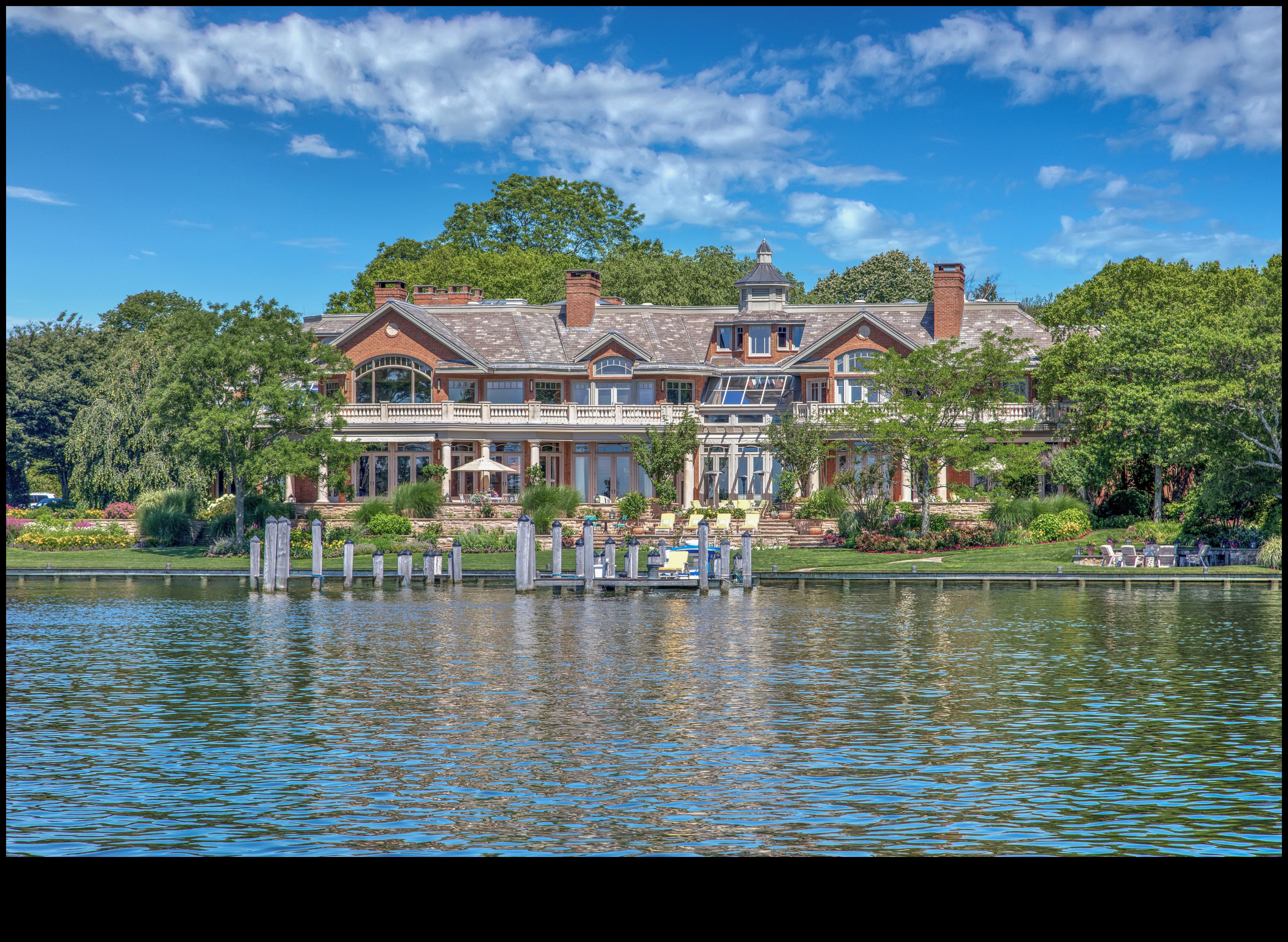 Urban Waterfronts: Riverside Living in the City