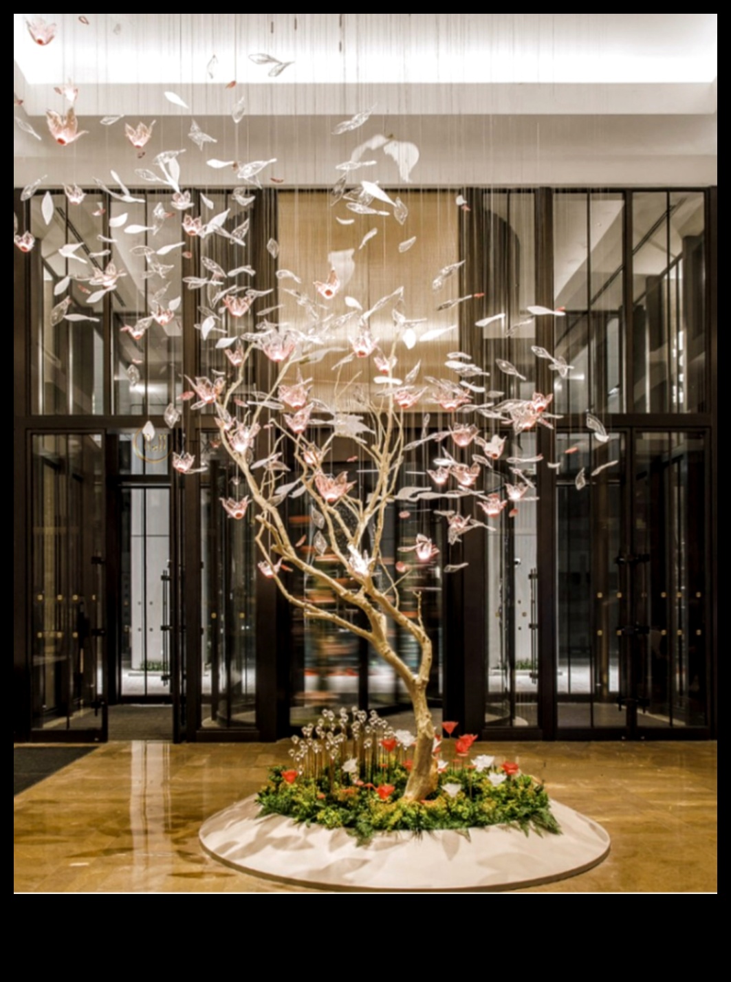 Sculpted Blooms: Infusing Artistry into Outdoor Spaces