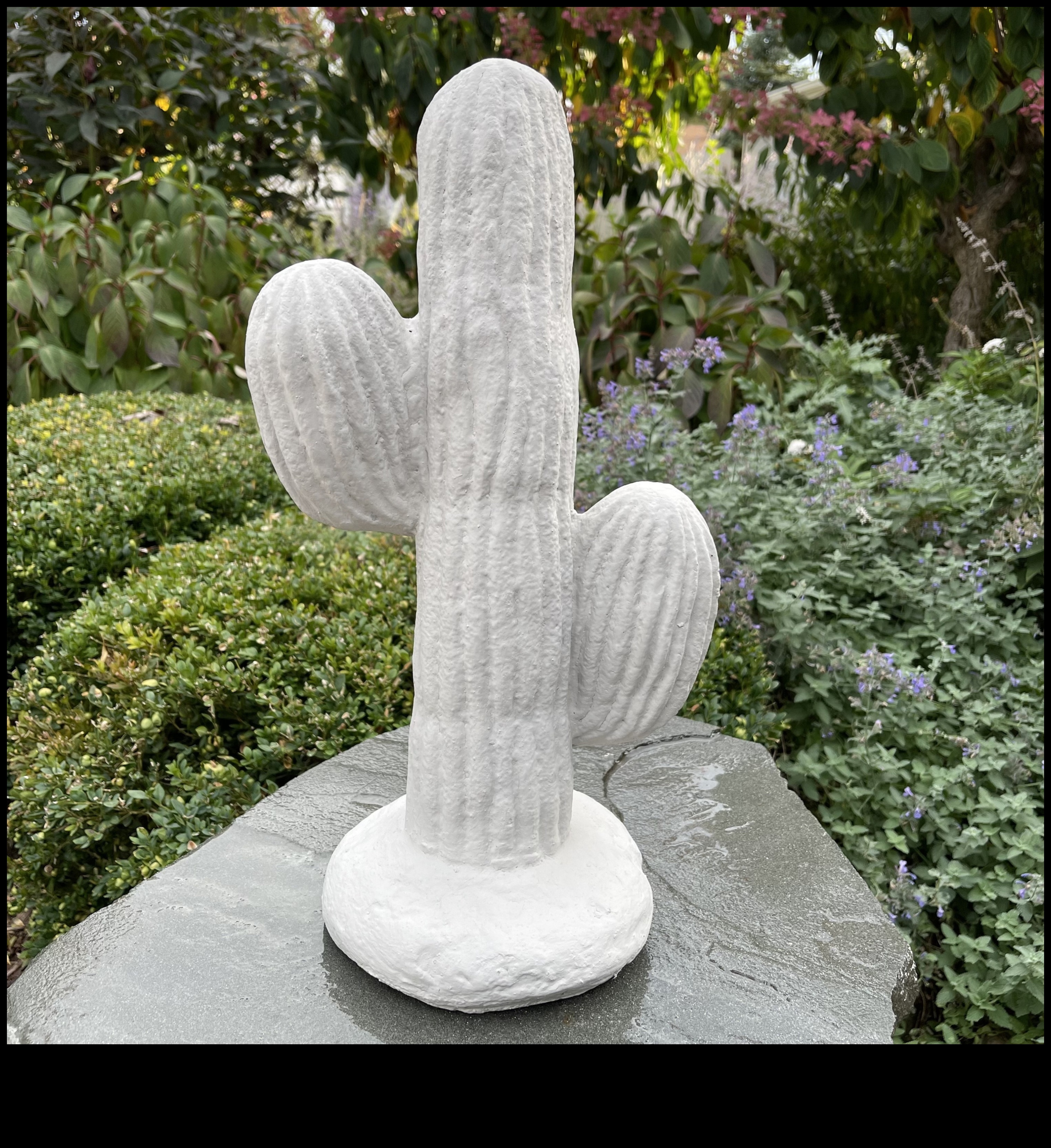 Sculpted Serenity: Trendsetting Garden Decor Wonders