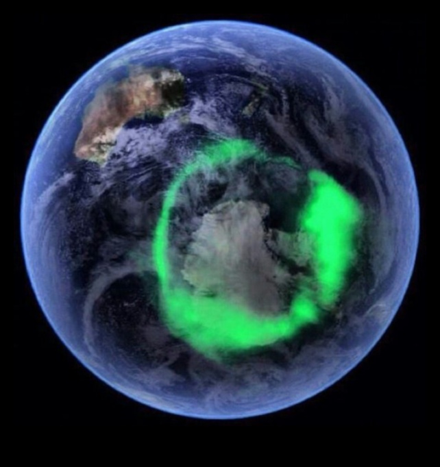 The Auroral Afterglow of the Polar Regions 4 Arctic Twilight: Polar Regions in the Soft Glow of Evening